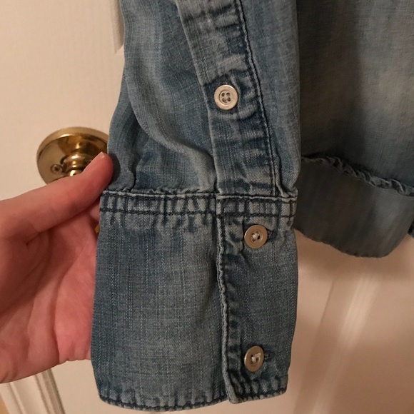 ANTHROPOLOGIE Cloth & Stone Denim Shirt Size XS - Picture 3 of 8
